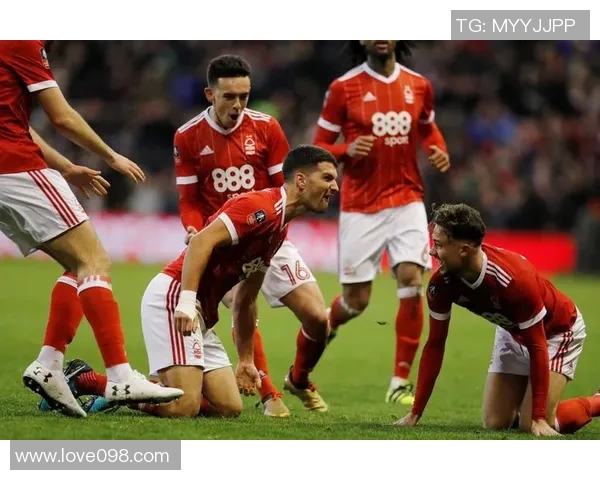 斯蒂文队与牛津联队激战正酣谁能在这场较量中脱颖而出